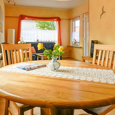 Der Essbereich im Wohnzimmer